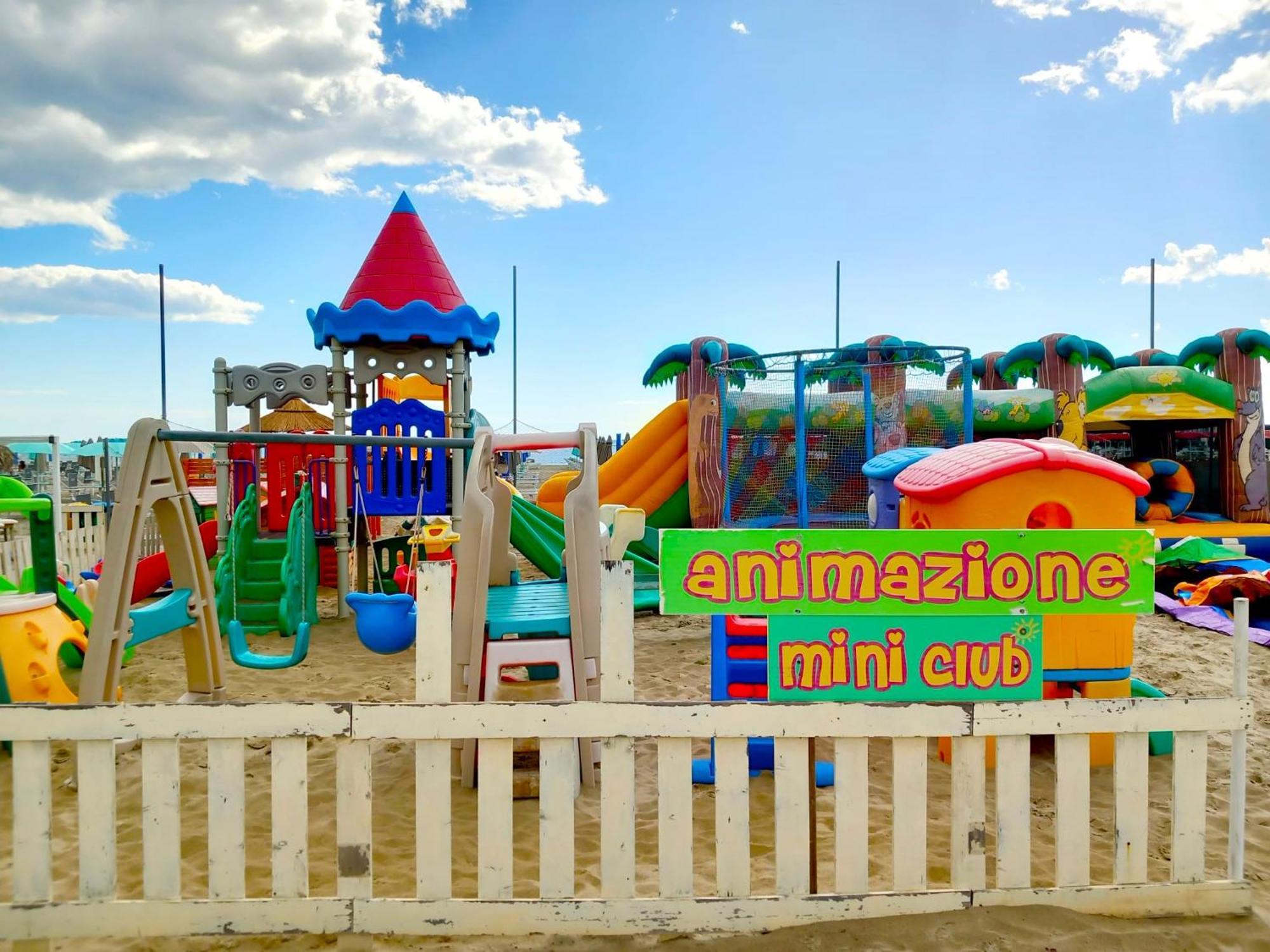 Hotel Ariella Мілано-Маріттіма Екстер'єр фото