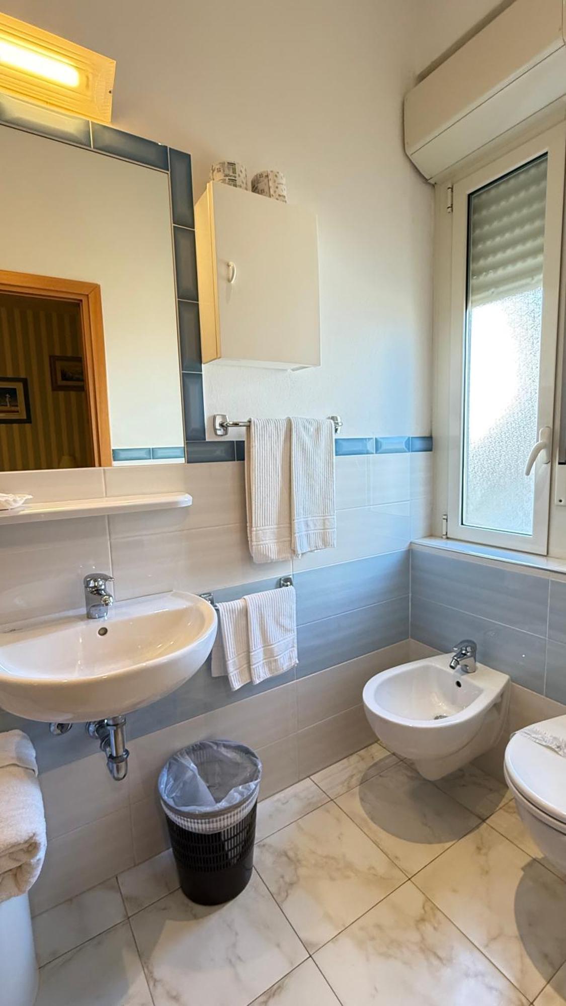 Hotel Ariella Мілано-Маріттіма Екстер'єр фото