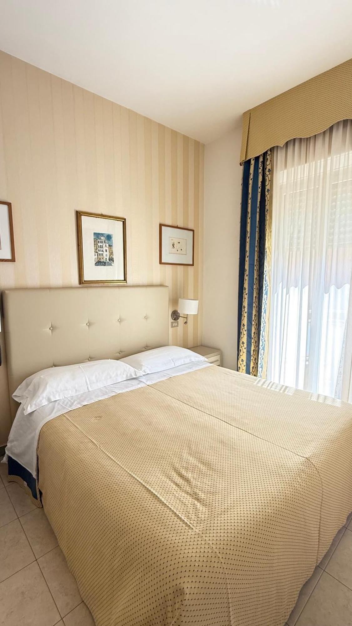 Hotel Ariella Мілано-Маріттіма Екстер'єр фото